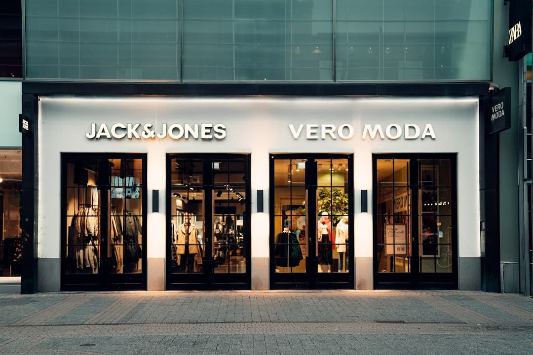 Spanish Voice Over for Brands: What Nobody Tells You Before You Start