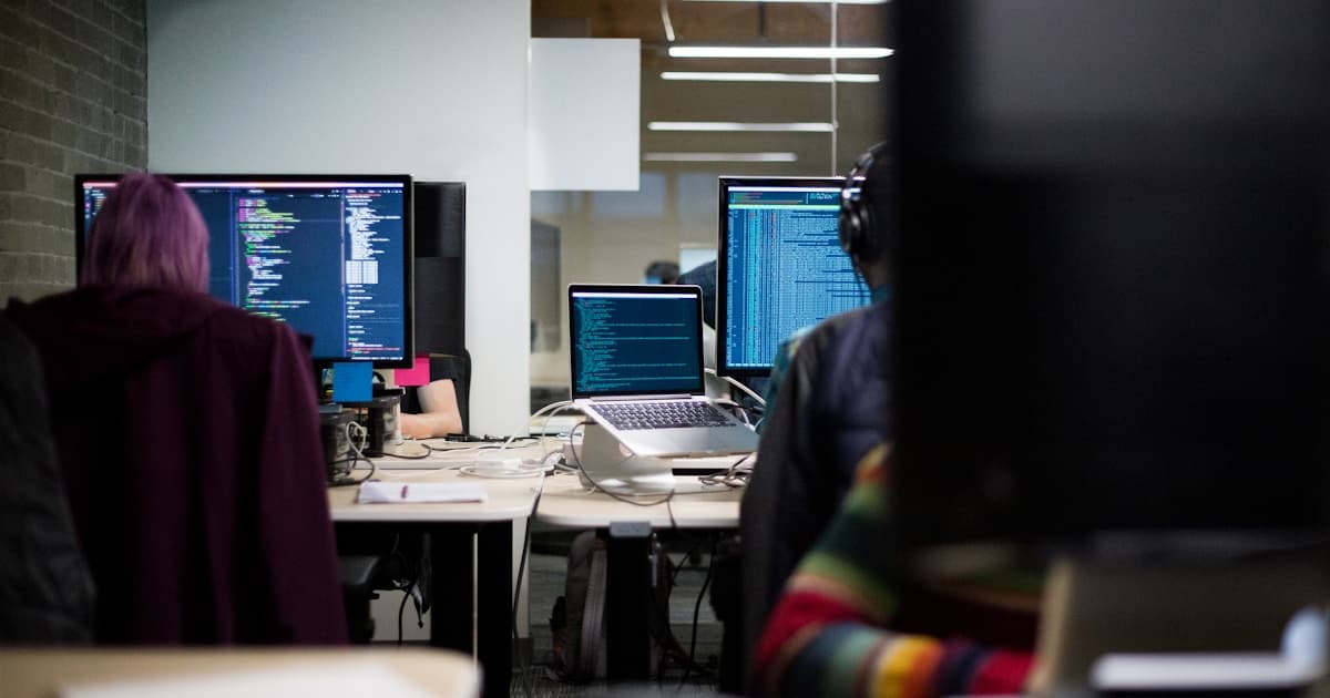 E-Learning Voice Over: 7 Tips for Audio That Actually Teaches